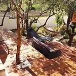 Compelx With Detached House And Spacious ستاري غراد