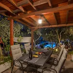 Compelx With Detached House And Spacious