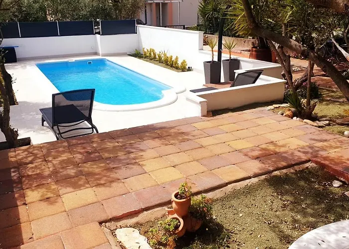 Compelx With Detached House And Spacious Stari Grad (Hvar)