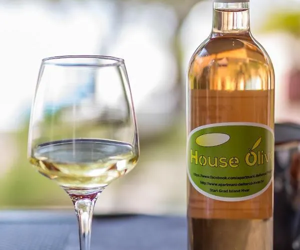 Compelx With Detached House And Spacious Casa vacanze