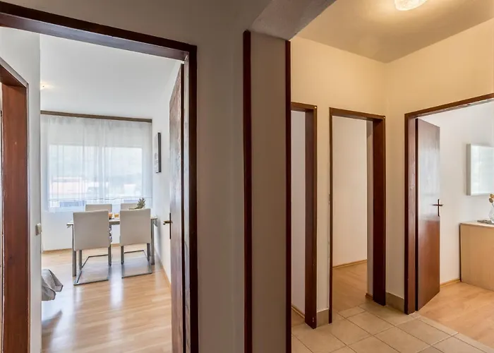 Compelx With Detached House And Spacious