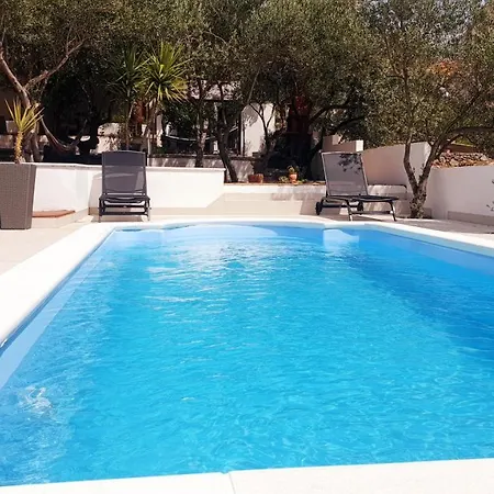 Compelx With Detached House And Spacious סטארי גראד