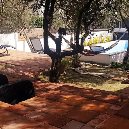 Compelx With Detached House And Spacious בית נופש