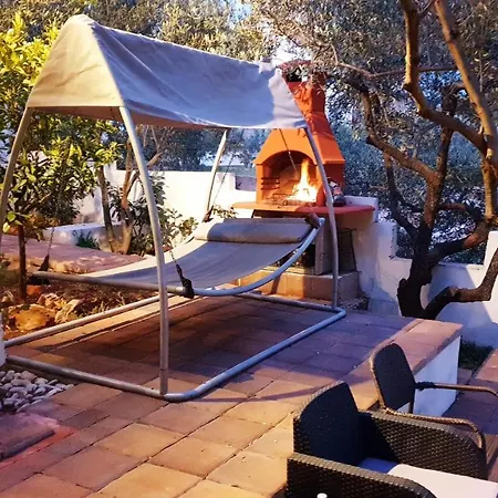 Compelx With Detached House And Spacious סטארי גראד