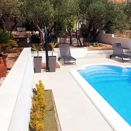 Compelx With Detached House And Spacious בית נופש *