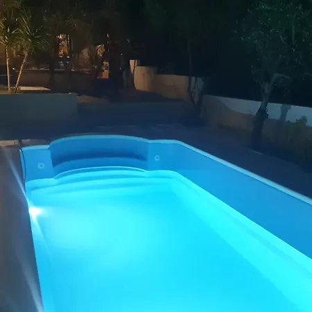 בית נופש Compelx With Detached House And Spacious סטארי גראד