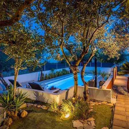בית נופש Compelx With Detached House And Spacious *