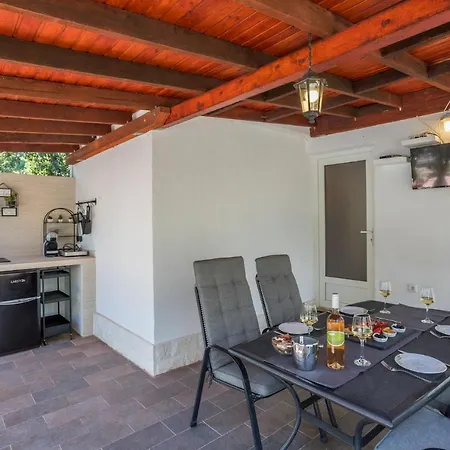 Compelx With Detached House And Spacious בית נופש *