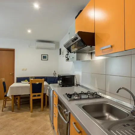 Compelx With Detached House And Spacious בית נופש סטארי גראד