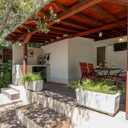 Compelx With Detached House And Spacious בית נופש סטארי גראד