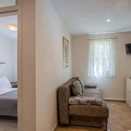 Compelx With Detached House And Spacious