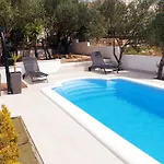 Сasa de vacaciones Compelx With Detached House And Spacious Stari Grad (Hvar)