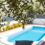 Compelx With Detached House And Spacious Сasa de vacaciones Stari Grad (Hvar)