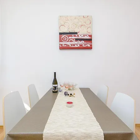 Compelx With Detached House And Spacious Сasa de vacaciones