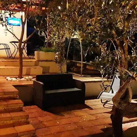 Compelx With Detached House And Spacious Stari Grad (Hvar)