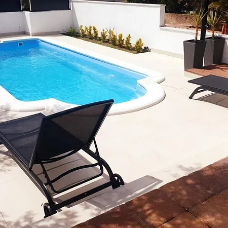 Compelx With Detached House And Spacious Сasa de vacaciones