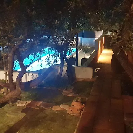 Compelx With Detached House And Spacious Сasa de vacaciones *