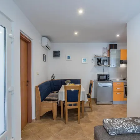 Compelx With Detached House And Spacious