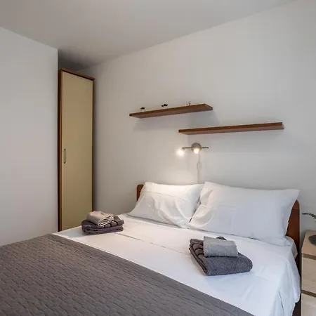 Compelx With Detached House And Spacious Сasa de vacaciones Stari Grad (Hvar)