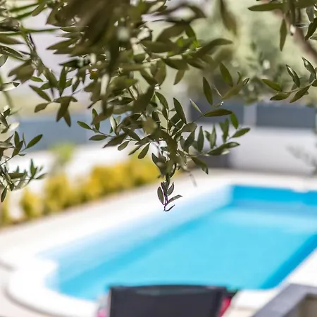 Compelx With Detached House And Spacious Сasa de vacaciones Stari Grad (Hvar)