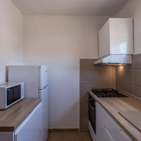 Сasa de vacaciones Compelx With Detached House And Spacious Stari Grad (Hvar)
