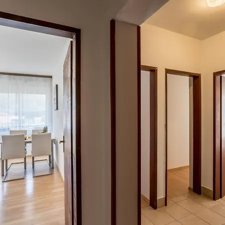 Compelx With Detached House And Spacious